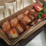 这次趁工作日休息，带家里人来尝尝。菜色和摆盘都很不错