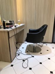 -HAIR CORNER