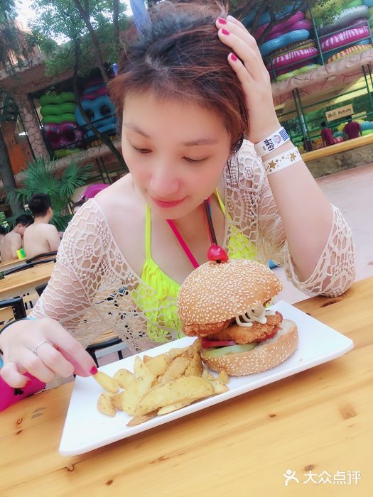 热带风暴水上乐园虾堡套餐图片