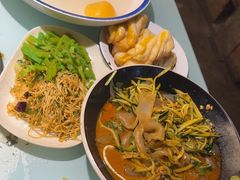 -鱼窝棚柴火铁锅炖(富山屯店)