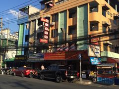 -J Daeng Seafood