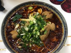 -胥佳烧鸡公牛肉面馆