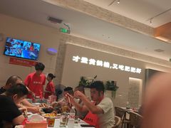 -肥肥虾庄·金牌油焖大虾(汉口城市广场店)