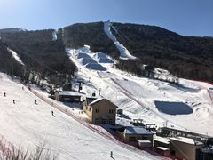 -亚布力新体委滑雪场