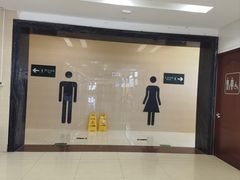 -窦店服务区-停车场