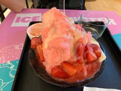 新鲜草莓棉花甜-Ice Monster冰馆·CNN评选全球十大甜品(国贸商城店)