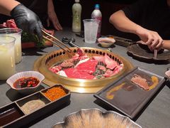 -铭牛烧肉·和牛海鲜自助(高新月牙湖店)