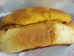 -好好味港式菠萝包(師大夜市 港式甜品 手工麵包 港式下午茶 專業烘焙 港式茶飲 菠蘿專賣 特調飲品 外送 精緻下午茶)