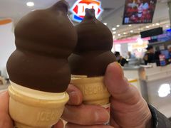 双球巧克力蛋筒-DQ·蛋糕·冰淇淋(虹口龙之梦店)