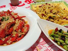 -肥肥虾庄·金牌油焖大虾(汉街SKP店)