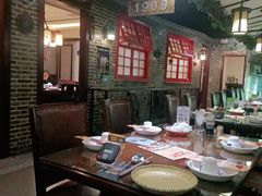 大堂-东口码头·烧鸽子·鱼头泡饼·地方菜(金鹰悦城店)