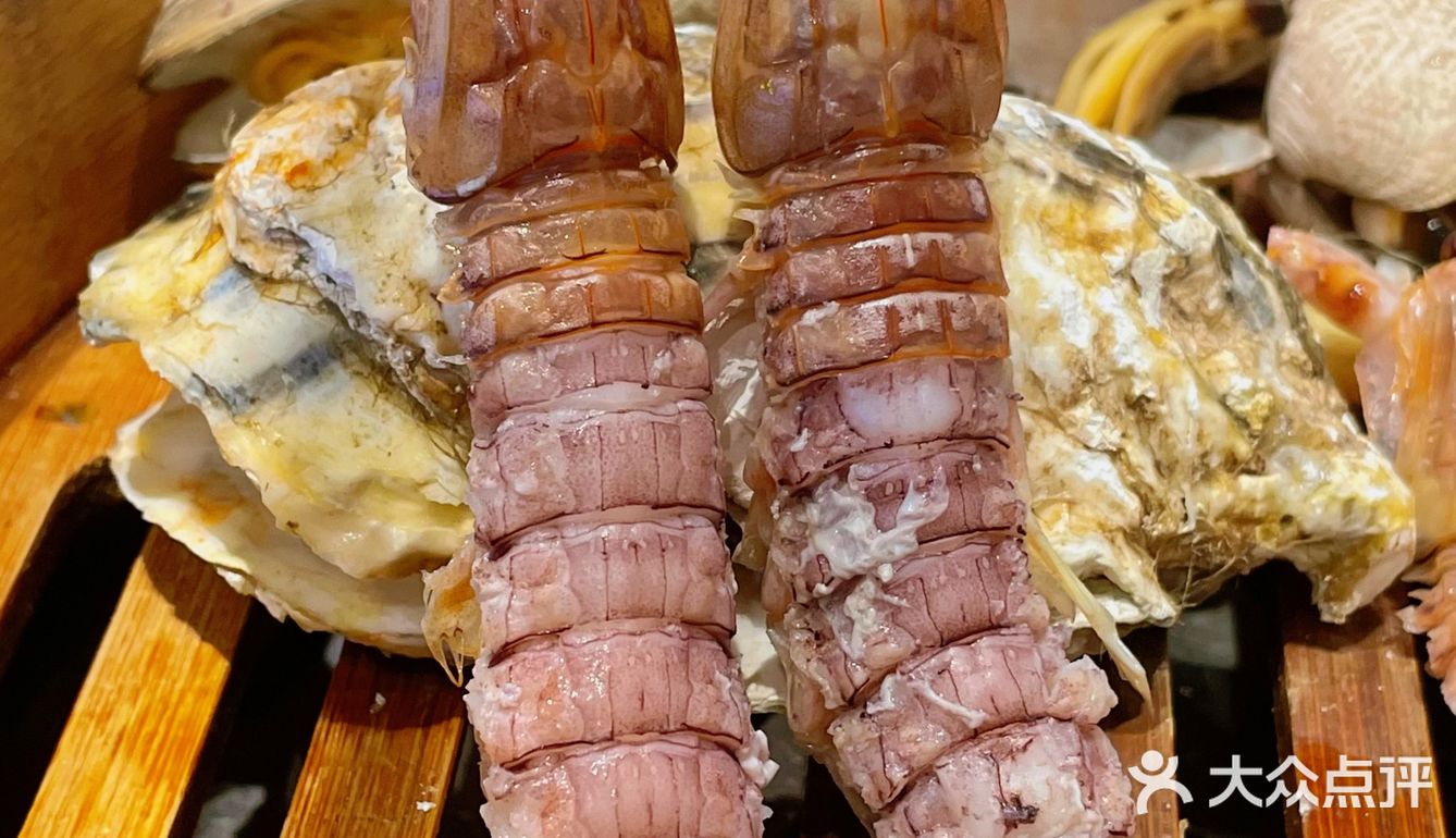 自带剥虾服务的海鲜店，爱了爱了！