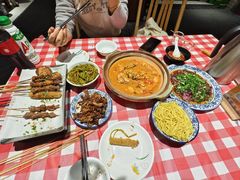 -罗霸蛮老岳阳大排档·鲜货烧烤·土吊子煨砂锅烧菜