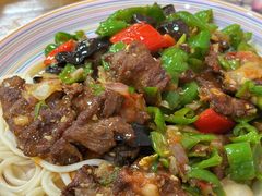 -歹歹的加个面过油肉拌面