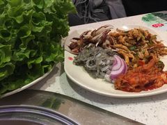-佰烧海鲜烤肉火锅自助(世茂国际广场店)