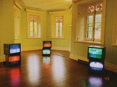 -Nathalie Djurberg与Hans Berg“牛皮纸包裹的月亮”-Prada荣宅当季展览