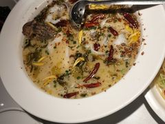 -江渔儿酸菜鱼(万科东荟城店)