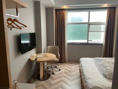 -维也纳酒店(苏州东方之门金鸡湖店)