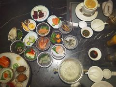 -半岛翡丽海鲜自助餐厅(观风亭店)