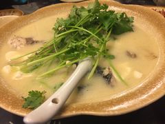 砂锅鱼头-75幢私房菜馆