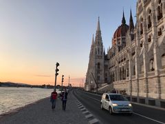 -多瑙河畔鞋履雕塑