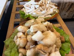 -菌海森林·非遗野生菌火锅(西山区滇池路摩根道店)