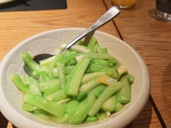 青豆烩丝瓜-滋色臻选川菜(北京坊旗舰店)