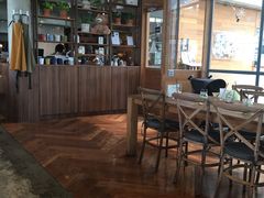 -ROAST coffee & eatery