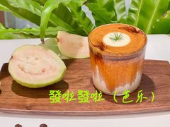 -逗号咖啡(信义荔山公馆店)