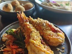 -Chom Cafe and Restaurant