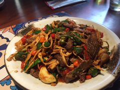 小炒拆骨肉-川流不息·地道川菜·小龙虾(新松江路店)