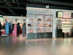 -Gucci(首创奥特莱斯店)