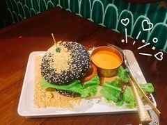 网红瀑布牛肉菠萝包-肥韬茶餐厅(南山mini店)