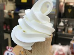 -蜜雪冰城(万达广场外B号门门口外集装箱店)