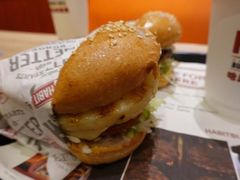 -The Habit Burger Grill 哈比特汉堡(爱琴海店)