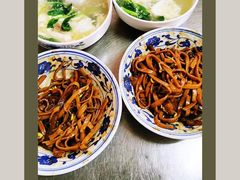 -珠宝街老左杂酱面馆
