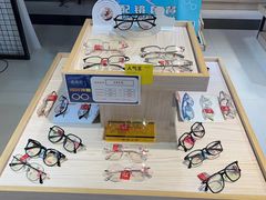 -诺柯视眼镜-蔡司依视路官方工厂店(淞南一店)