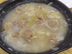 酸菜肉丸砂锅-启子大馅饺子