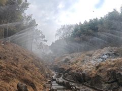 -雪山彩虹谷景区