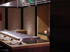 -丽思卡尔顿·炙焰·铁板烧餐厅