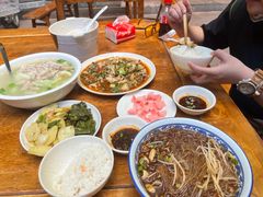 -茅屋大酒店
