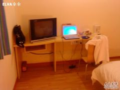 -7天连锁酒店(上海徐家汇龙华路地铁站店)