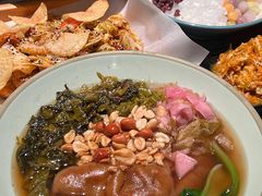 -八月美食小馆(银泰城总店)