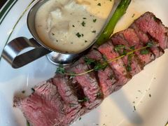 炭烤M5和牛肩胛牛排配蘑菇-1886德国汽车餐厅(外滩中央店)