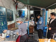 -梁阿婆廿年老牌扣肉糯米饭
