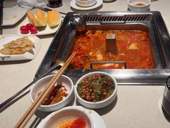 -海底捞火锅鲜切牛肉主题店(长寿路店)