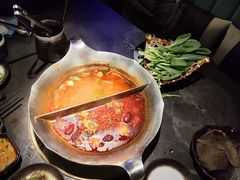 -湊湊火锅·茶憩(杭州湖滨银泰in77店)