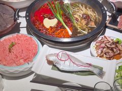 -茅草房·河畔园林火锅