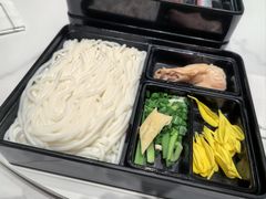 -新世界·过桥米线宴
