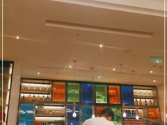 -港丽餐厅(高德置地店)